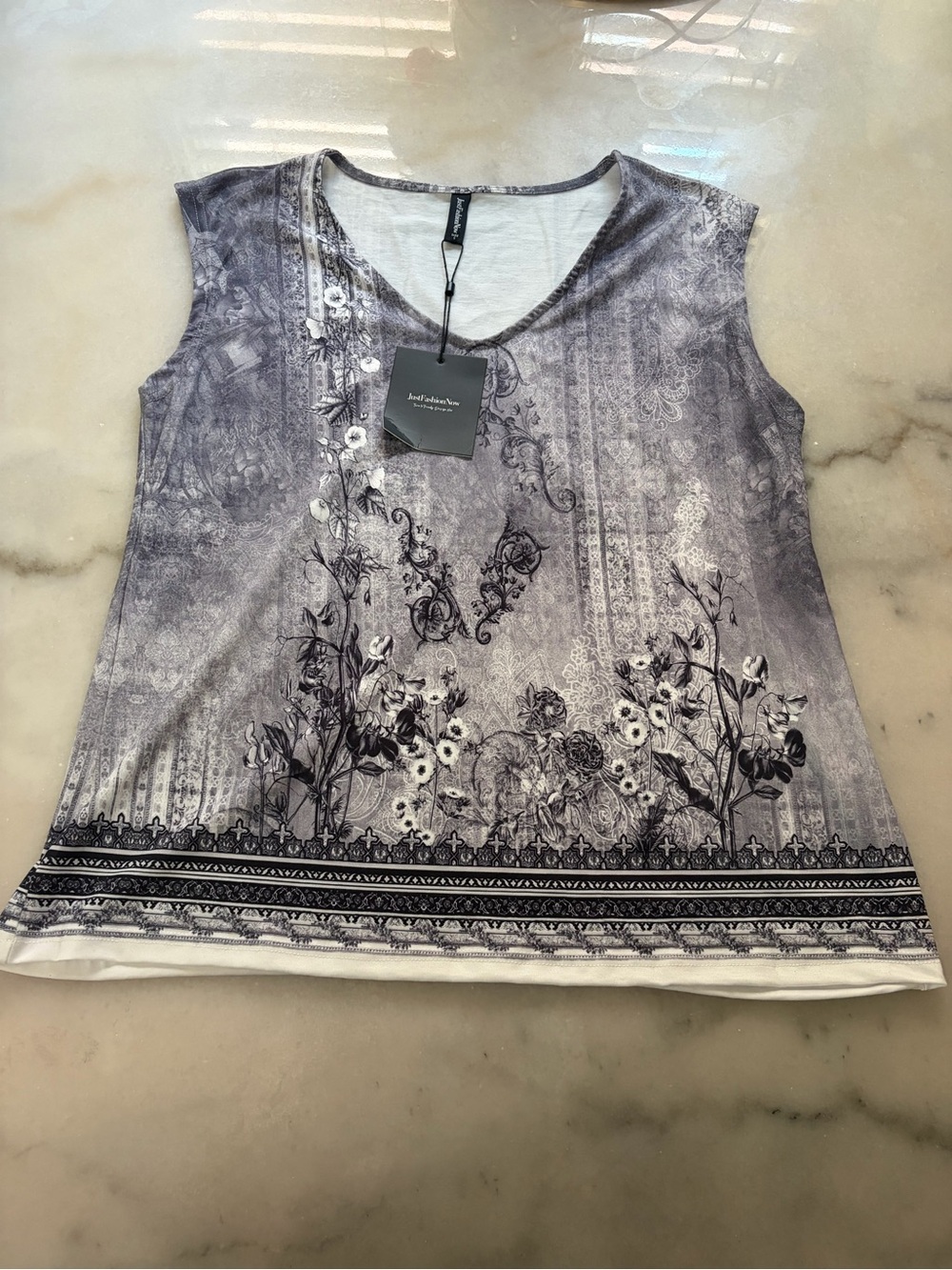 Sleeveless V-Neck Floral Print Top - Gray